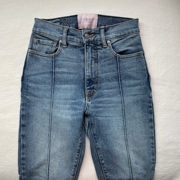 Revice Denim Venus Crops / Lightyear Wash - Picture 8 of 11